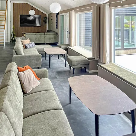 Vakantiehuis Stunning In With Sauna *