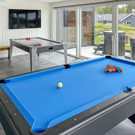 Vakantiehuis Stunning In With Sauna *