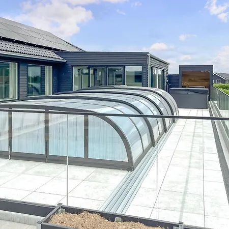 Vakantiehuis Stunning In With Sauna