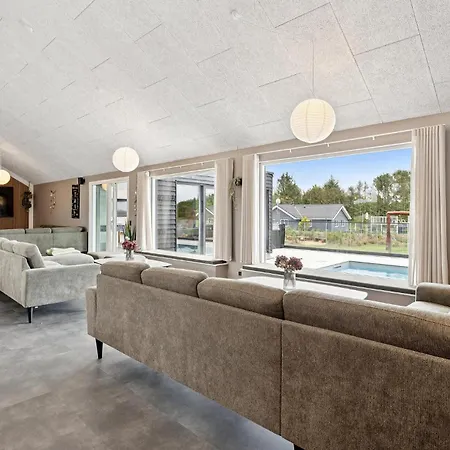 Feriehus Stunning In With Sauna *