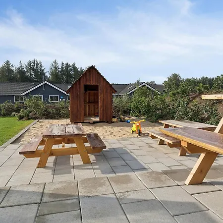 Stunning In With Sauna Spottrup