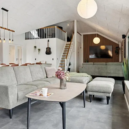 Vakantiehuis Stunning In With Sauna *